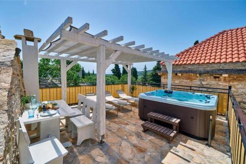 Srednje Selo Villa | Villa Fortuna