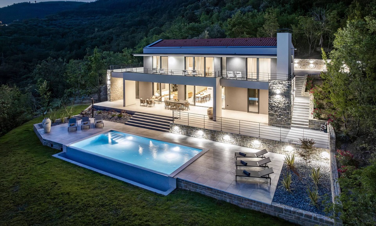 Golubici Villa | Villa Frantoglio With a Mesmerizing View Over Motovuns Forest