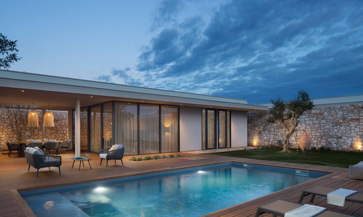 Gajana Villa | Villa Gaia 3 for 6 people near Fažana with 41 m2 heated pool, sauna & pet friendly