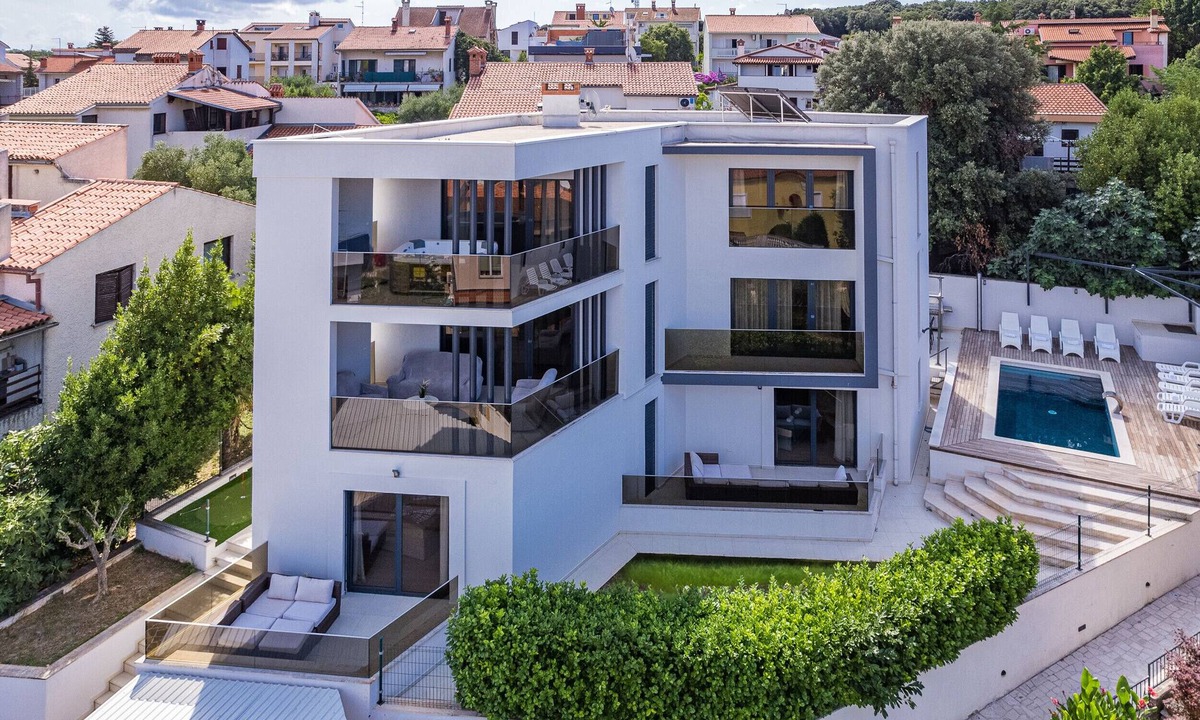 Pjescana Uvala Villa | Villa Golfista in Pula for 10 persons with whirlpool, mini golf, sea view & only 200 m from beach