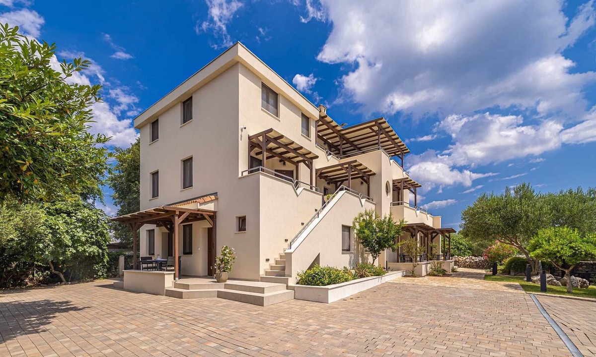 Linardici Apartment | Villa Haya - apartment GASTERIJA with heated pool