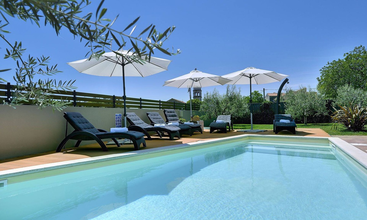 Krnica Villa | Villa in Krnica near Beach & Pool
