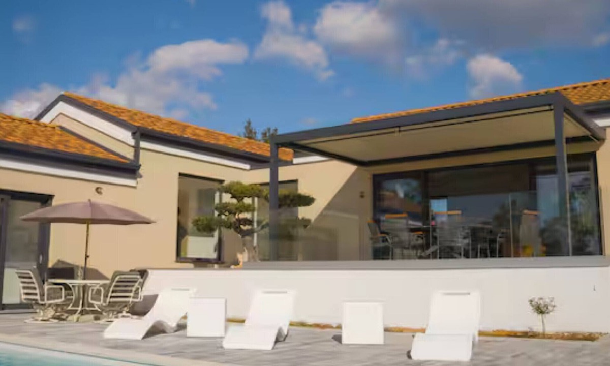 Paradiz Villa | Villa in Paradise with Heated Pool - Three Bedroom Villa With Terrace