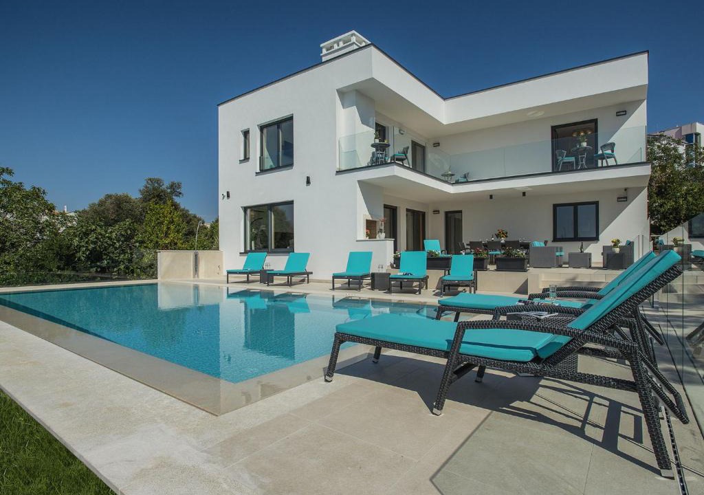 Pjescana Uvala Villa | Villa in Pje ana by the Beach with Pool