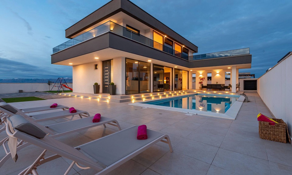Croatian Coast Villa | Villa Kraken ZadarVillas
