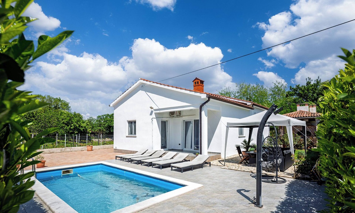 Nedescina House | Villa Kristina Family Retreat with Pool, Labin, Croatia