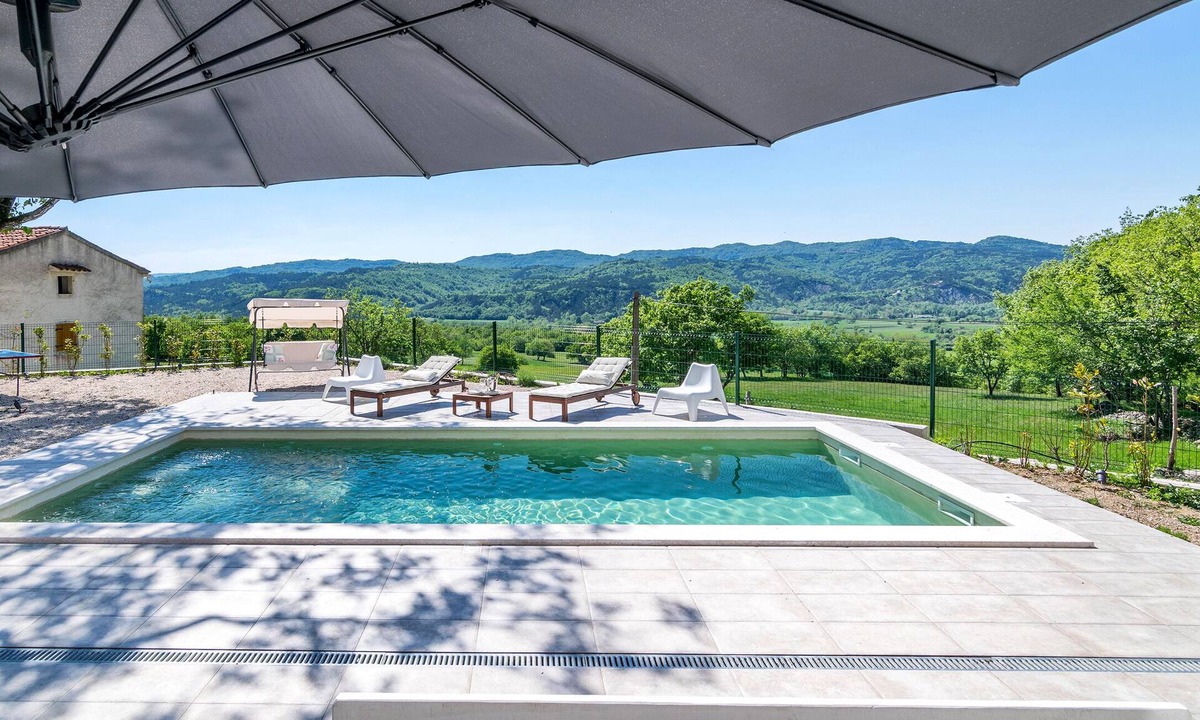Lupoglav House | VILLA KURIOZA - ECO STONE VILLA WITH HEATED POOL - IDEAL FOR FAMILY VACATIONS