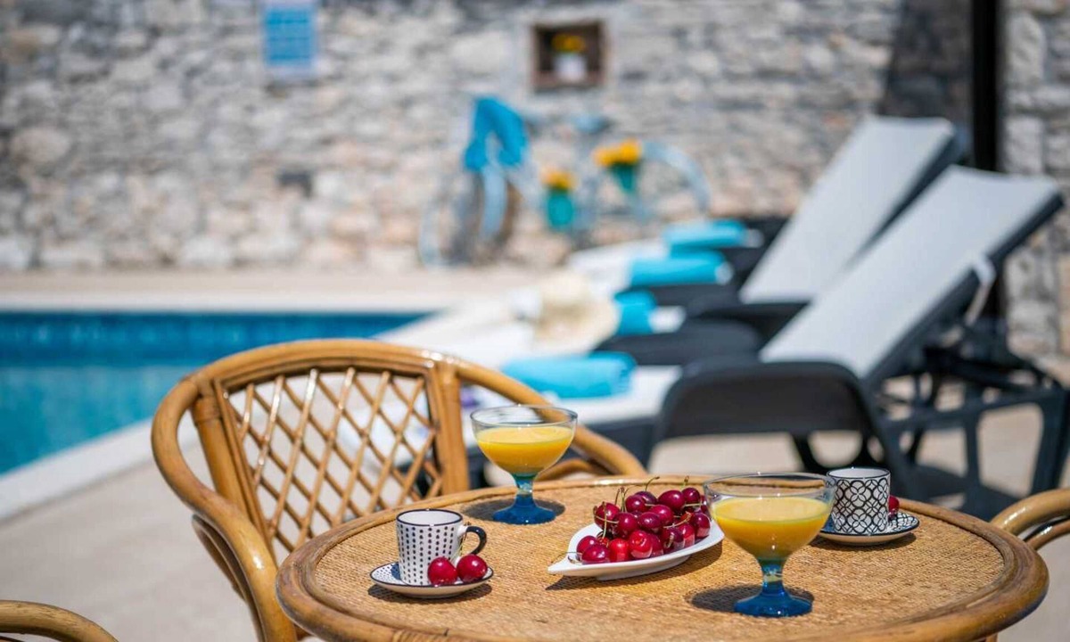 Belavici Villa | Villa Lara, renovated holiday home