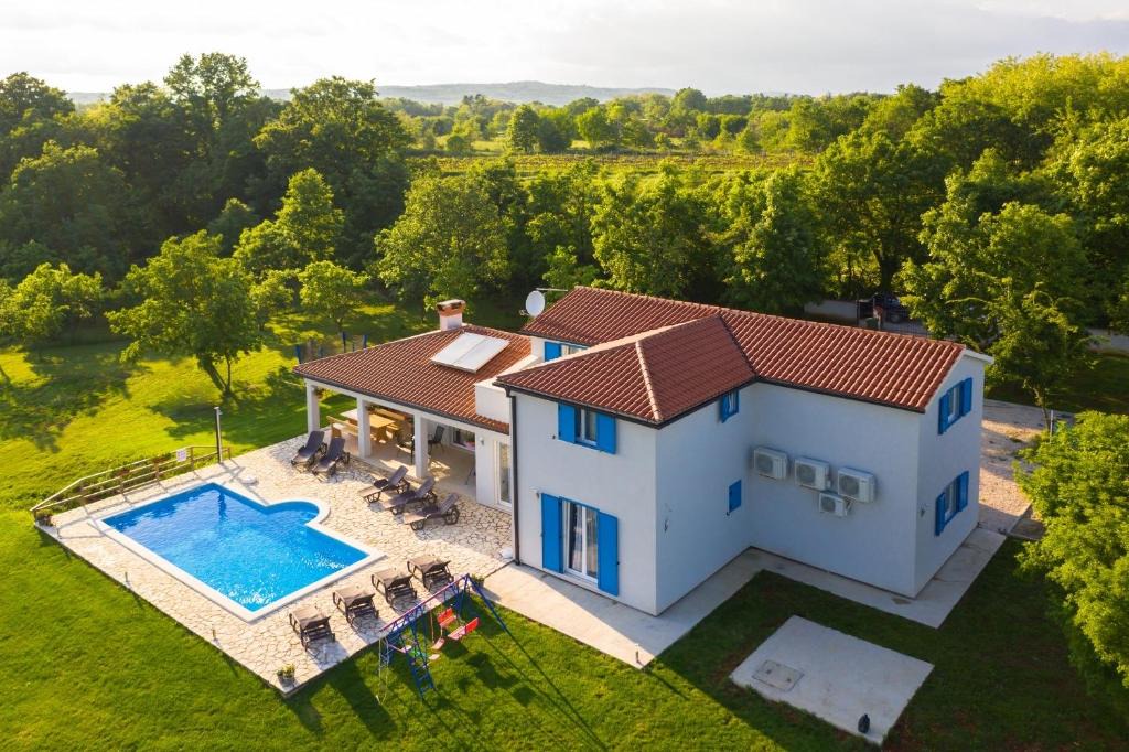 Sumber House | Villa LariF - luxury in nature
