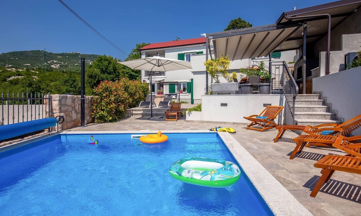 Hreljin House | Villa LETICIJA - Luxusvilla mit beheiztem Pool, Sauna, Fitness & Grillplatz in by Interhome