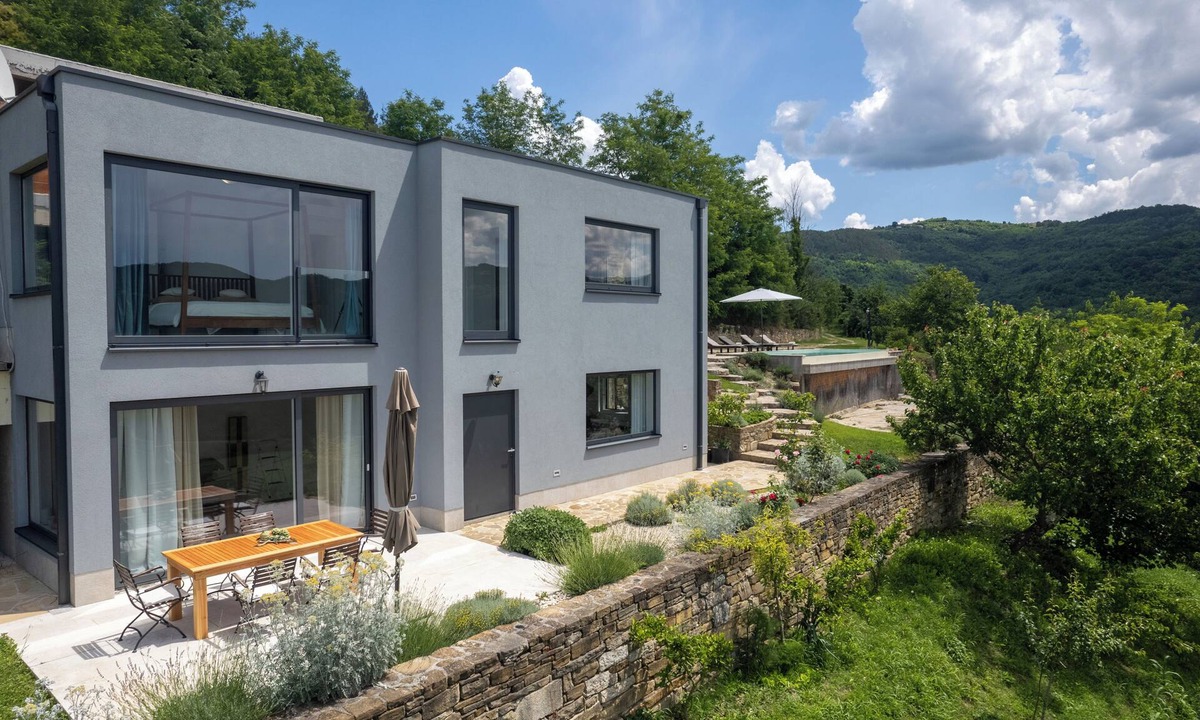 Sveti Bartol Villa | Villa Majestic Eye with infinity pool in nature paradise near Motovun