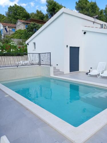 Maslinica Villa | Villa Mala Smišna Poolside Paradise by the Sea