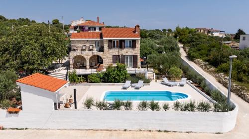 Grohote Villa | Villa Mellifera