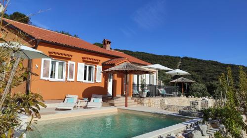 Miholascica Villa | Villa Miholascica 3 in Island Cres by Villas Guide