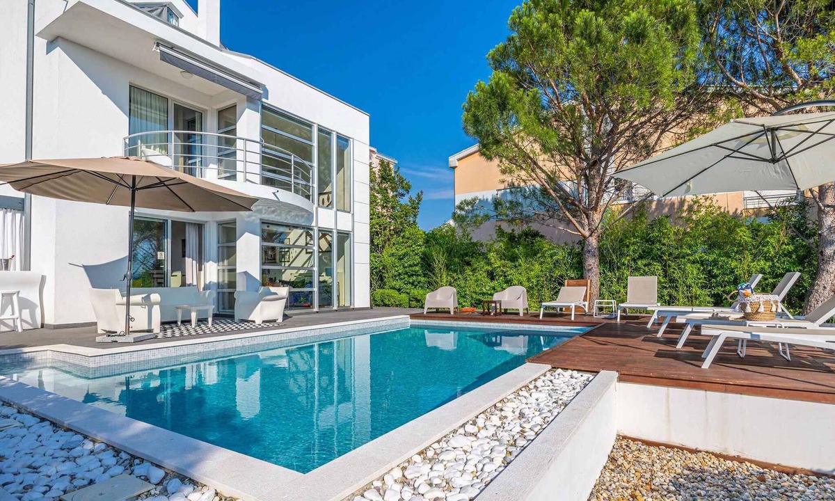 Dramalj Villa | Villa mit Pool und Whirlpool