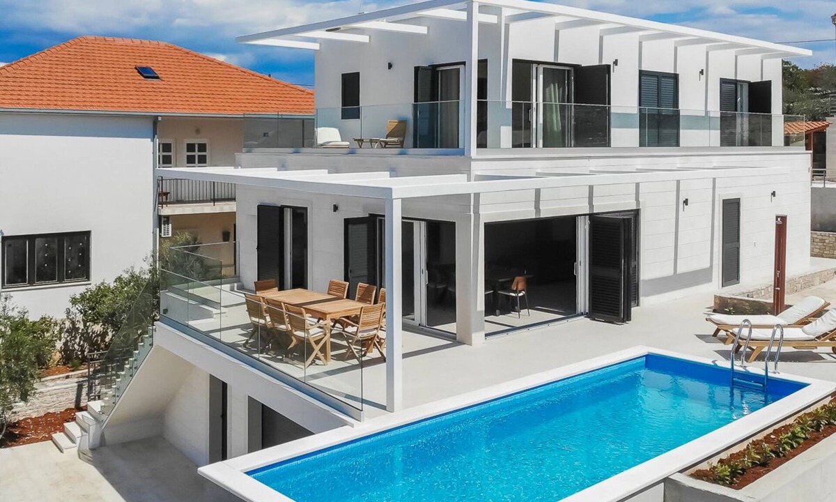 Necujam Villa | Villa Necu - Four Bedroom Villa, Sleeps 8