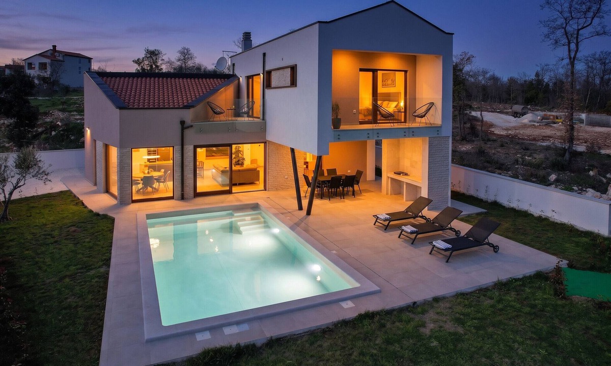 Peruski Villa | Villa Ogradina near Pula with sea view for 5 persons only 3 km from the beach - pet friendly