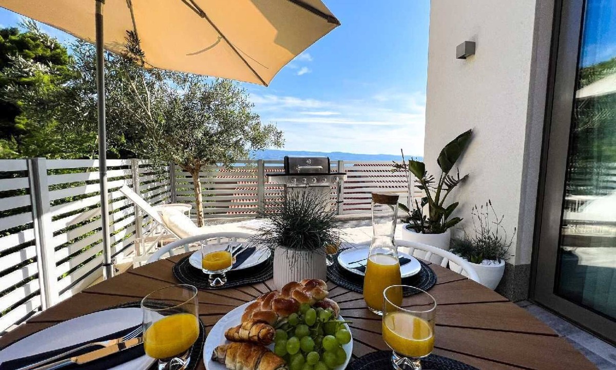 Omis Apartment | Villa Oneum – Apartment MARE with Private Jacuzzi