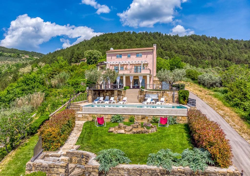 Golubici Villa | Villa over the hiltop