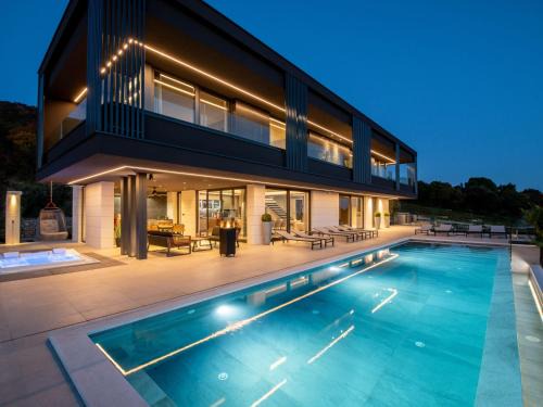 Brovinje Villa | Villa Panoramica by Interhome