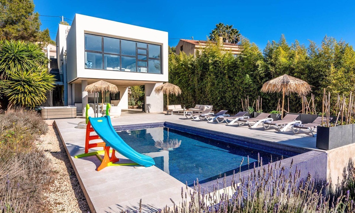 Olivella Villa | Villa Pura Vida - Four Bedroom Villa, Sleeps 10