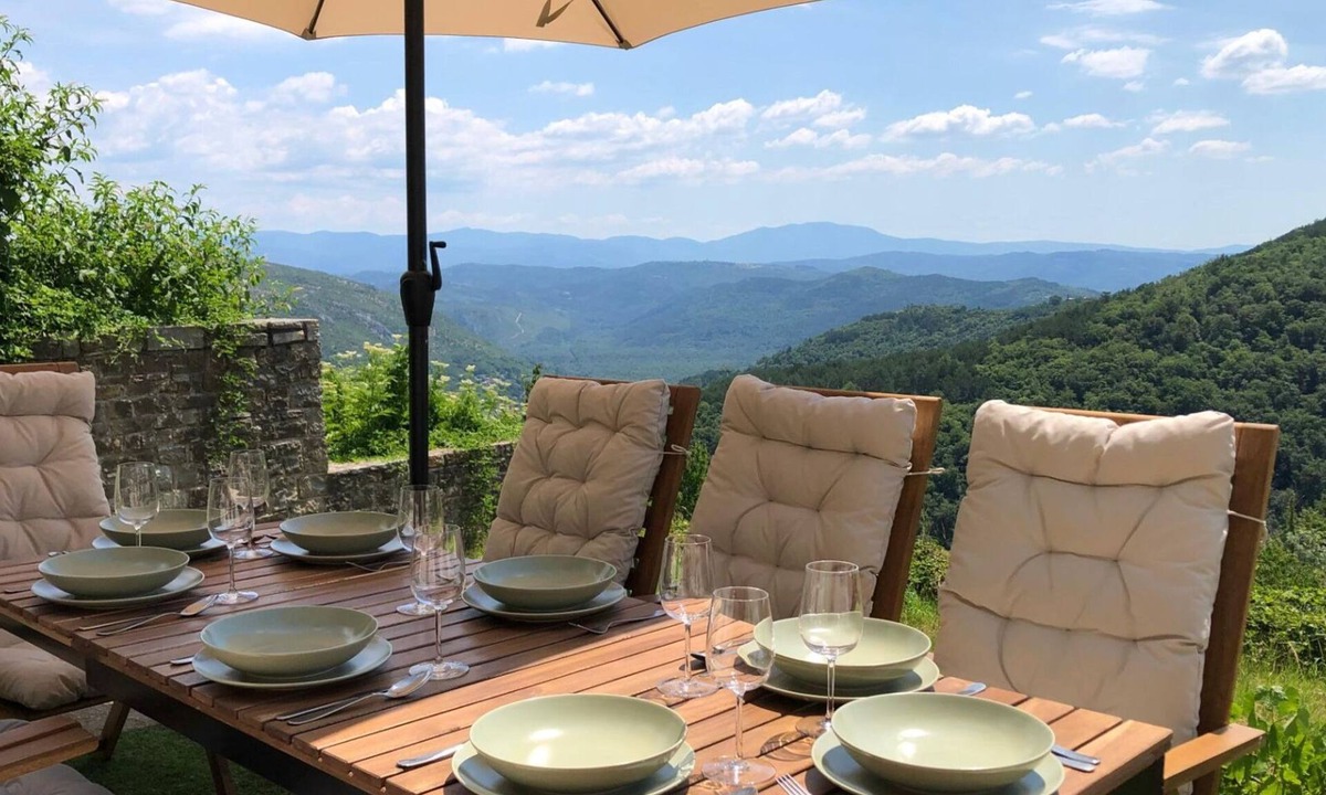 Oprtalj Villa | Villa Rustica Oprtalj by Villas Guide