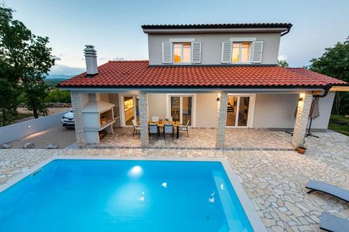 Vrh Villa | VILLA SANDRINA