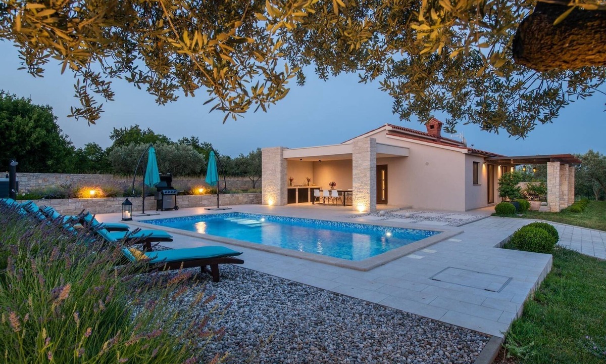 Mali Vareski Villa | Villa Silentio with Jacuzzi and Pool