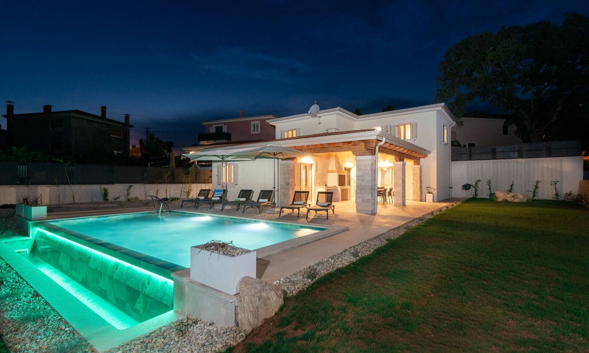 Vinez Villa | Villa Tereza Residence up to 6 People with private Pool by 22Estates