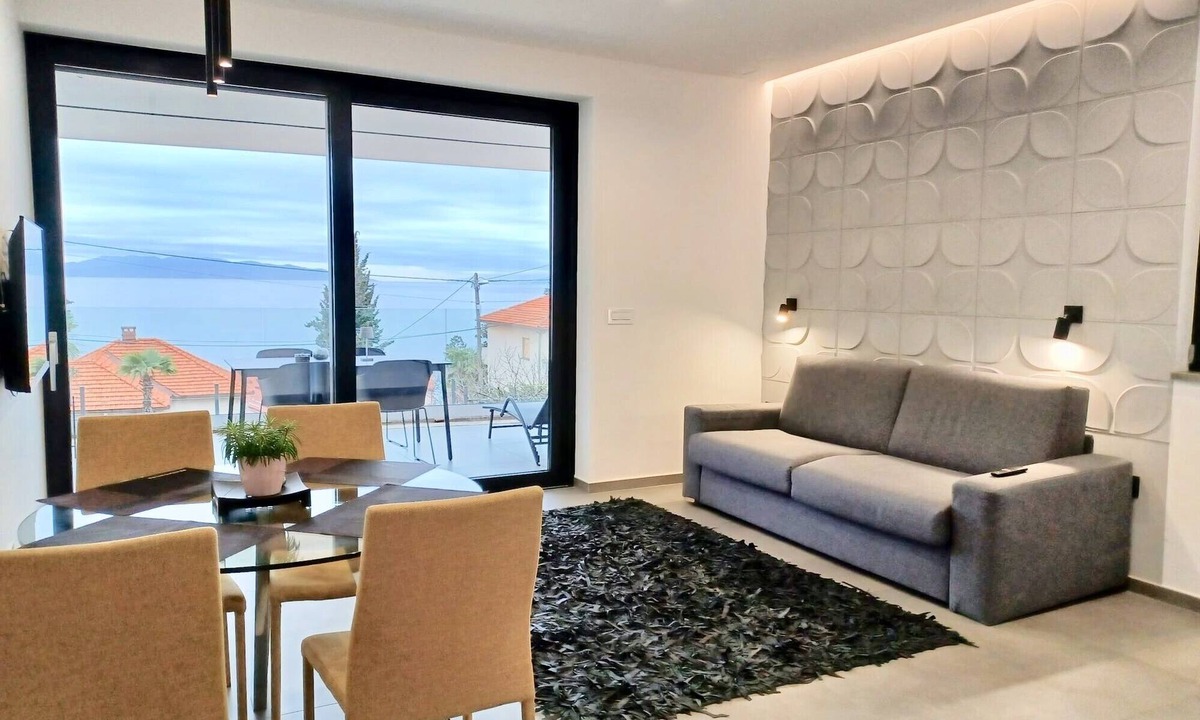 Sarsoni Villa | Villa V relaxes next to the beach swimming pool 10 min from Opatija and Rijeka