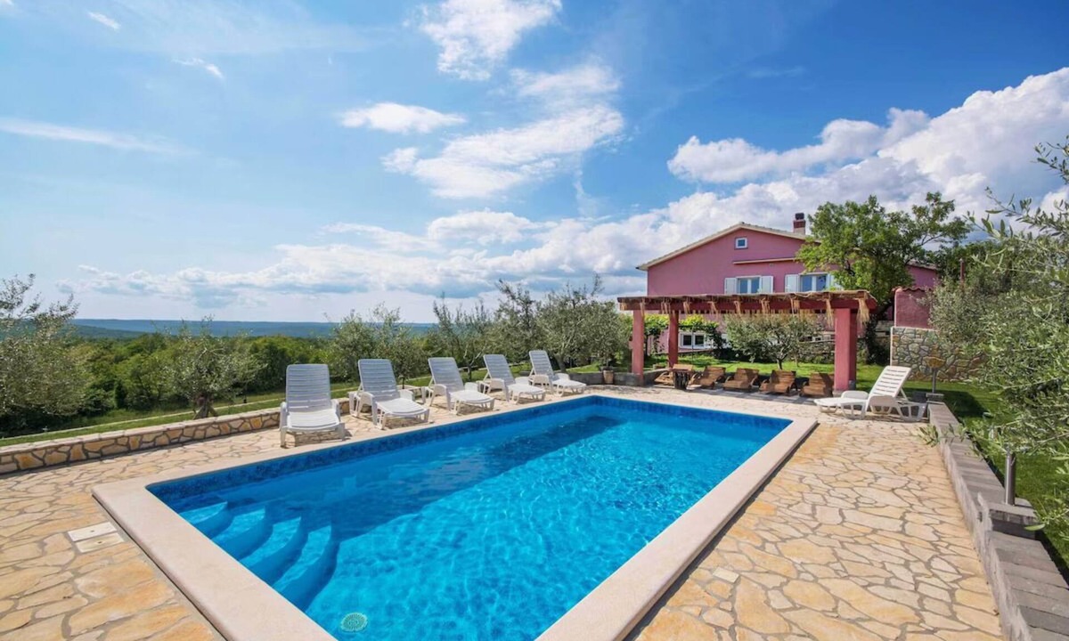 Presika Villa | Villa Vale 5 bedroom house with swimming pool
