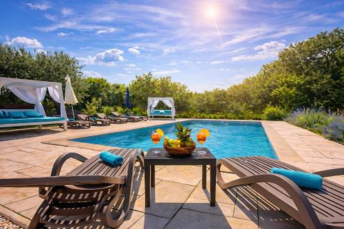 Bribir Villa | Villa Valentina - Luxurious holiday for 9 people with xxl pool and whirpool