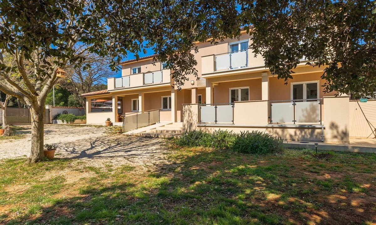 Vinkuran Villa | Villa Veronika I by Villas Guide
