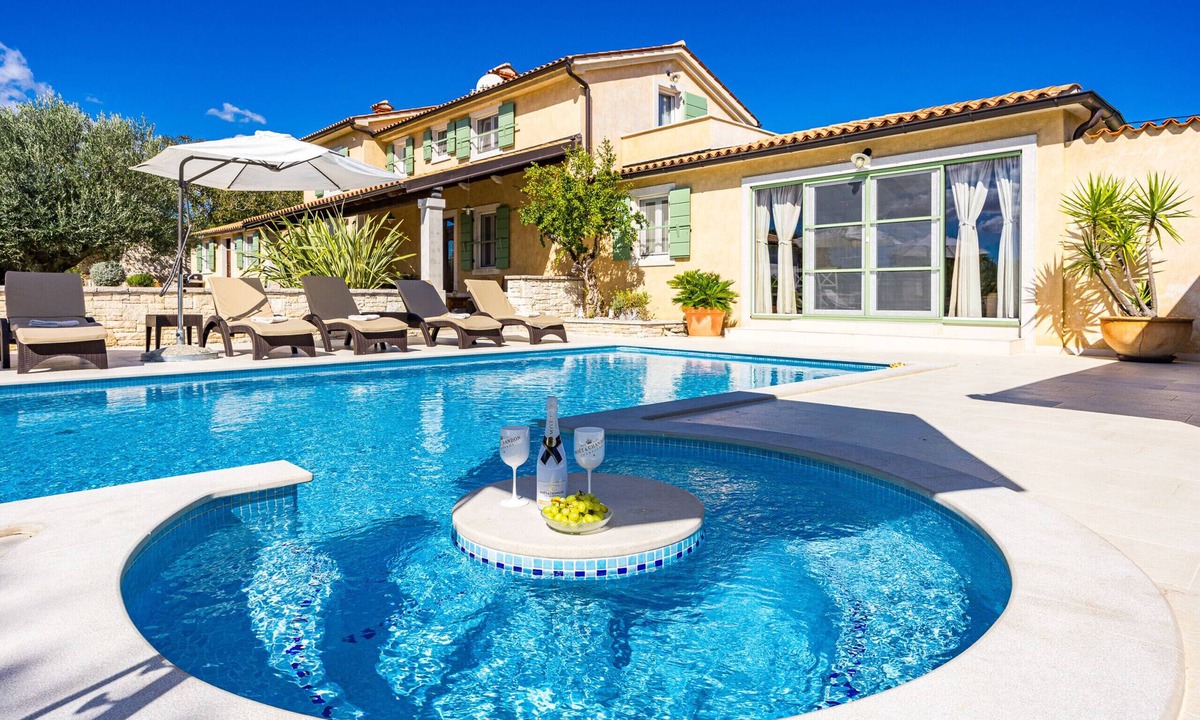 Trgetari Villa | Villa Vlacich for 8 people near Labin - Rabac with heated pool, sea view & kids playground - only 2 km from the beach