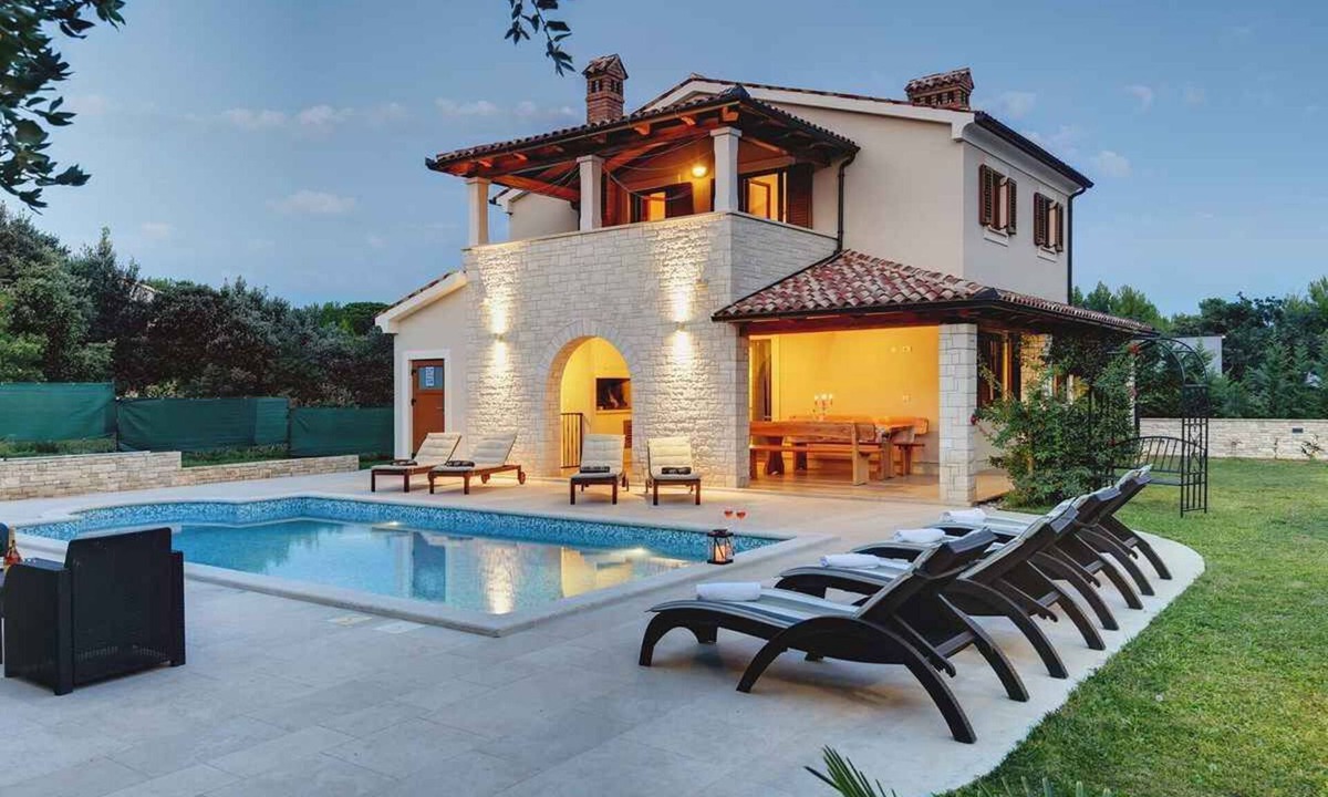 Medulin Villa | Villa with pool and sun terrace