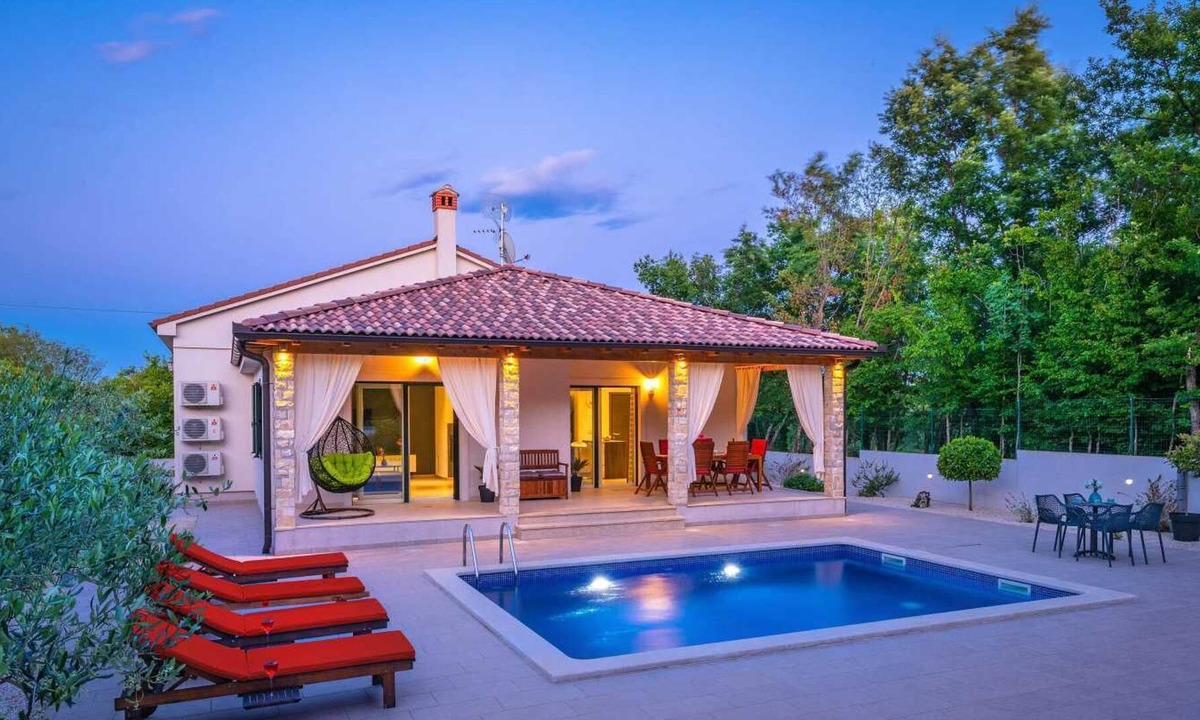 Belavici Villa | Villa with pool in a quiet place near the forest in south Istria