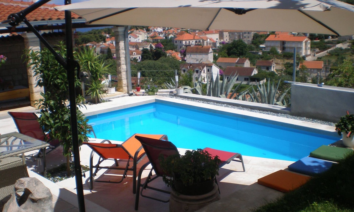 Sutivan Villa | Villa Yannie - Here Is Everything You Need. Comfort, View, Pool, Parking!