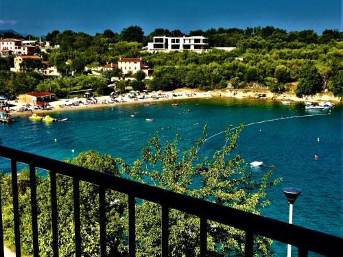 Drenje Apartment | VILLAMAR beachfront apartments with FREE private parking