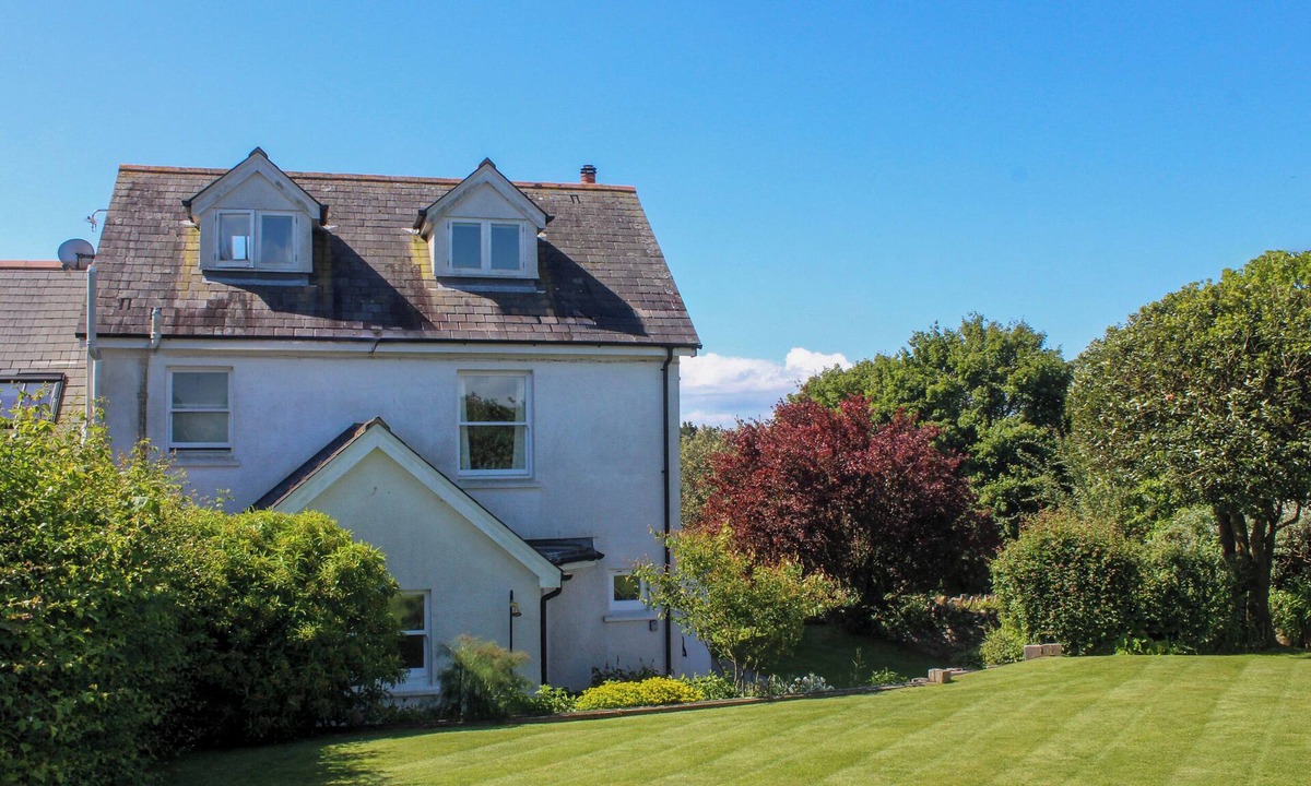 Dartmouth Cottage | WARREN COTTAGE, family friendly, luxury holiday cottage in Dartmouth