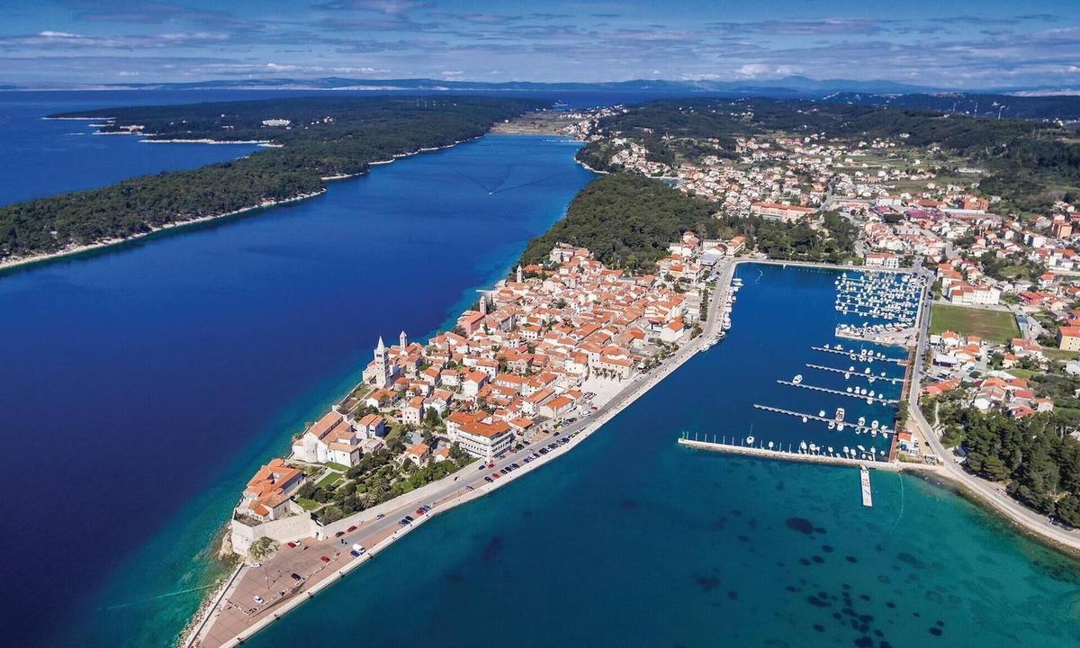 Supetarska Draga House | Welcome to the island of Rab! Enjoy your family vacation.