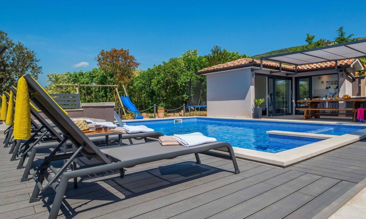 Viskovici Villa | Wonderful private villa with hot tub, WIFI, private pool, A/C, TV, terrace and panoramic view