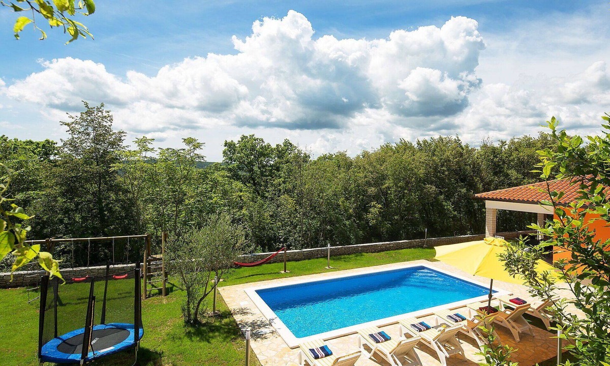 Trget House | Wonderful private villa for 8 people with private pool, A/C, WIFI, TV, terrace and pets allowed