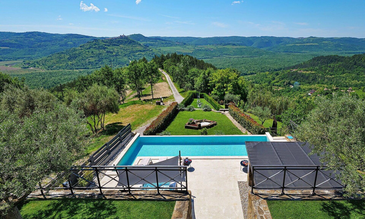 Golubici Villa | Wonderful private villa with private pool, hot tub, A/C, WIFI, TV, terrace and panoramic view
