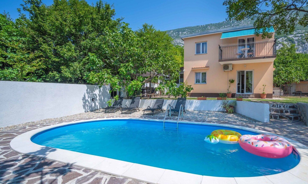 Drivenik House | Wonderful private villa for 8 guests with A/C, private pool, WIFI, TV, terrace and pets allowed
