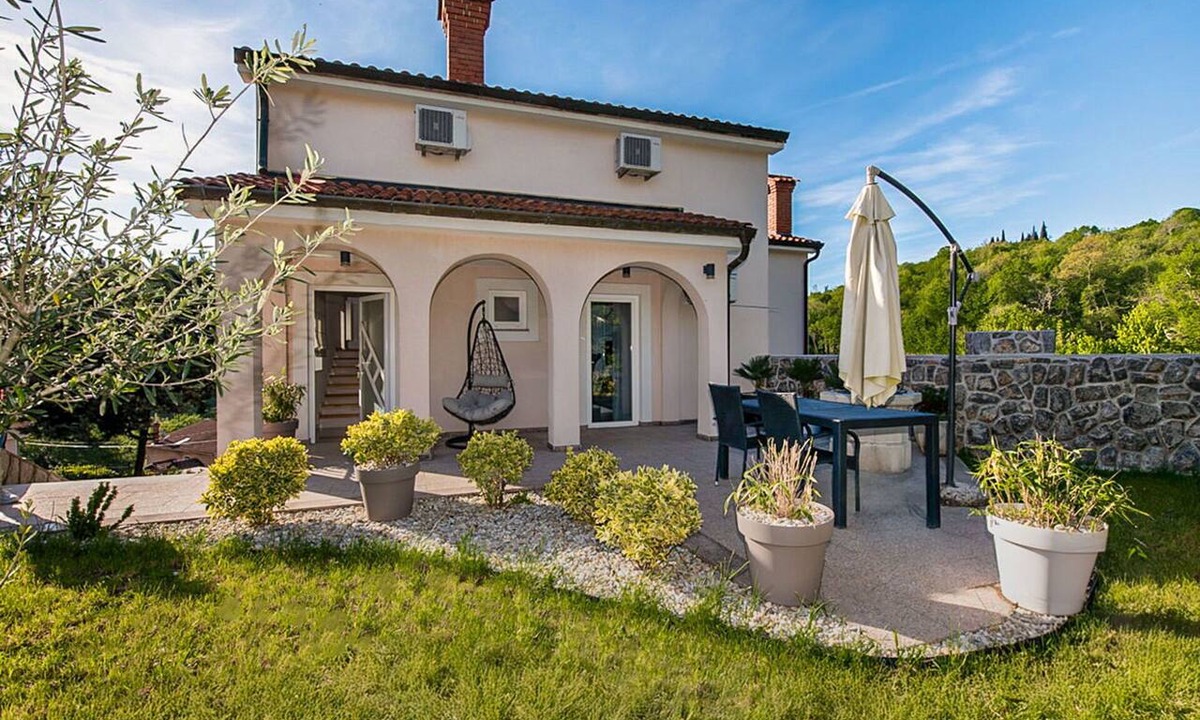 Rukavac House | Wonderful private villa with private pool, WIFI, hot tub, A/C, TV, terrace and panoramic view