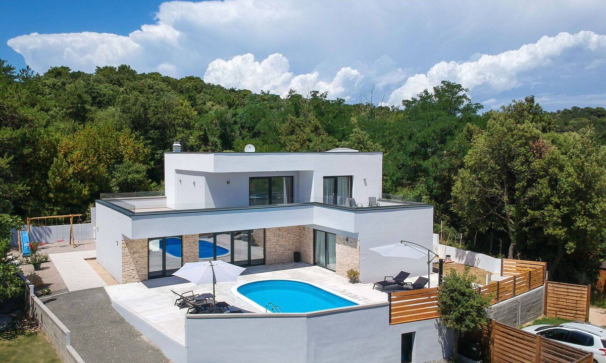 Lopar Villa | Wonderful private villa with hot tub, WIFI, A/C, private pool, TV, patio and pets allowed