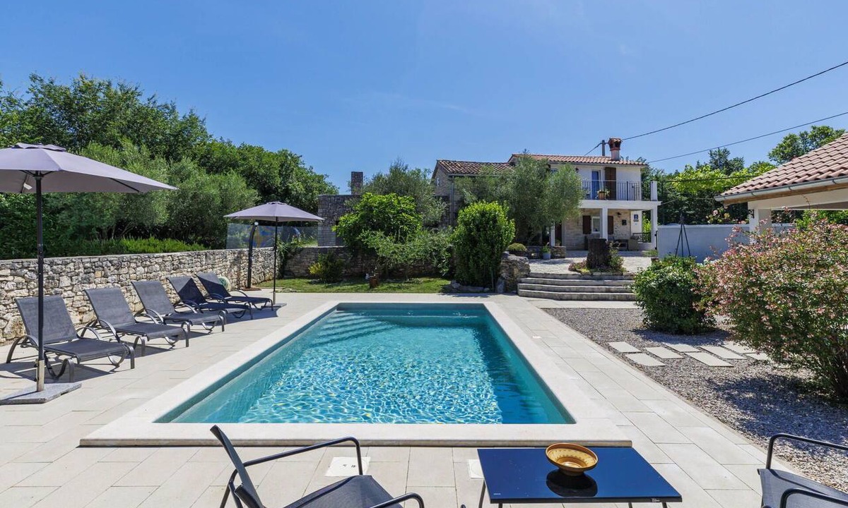 Paradiz House | Wonderful villa for 4 guests with A/C, private pool, WIFI, TV and terrace