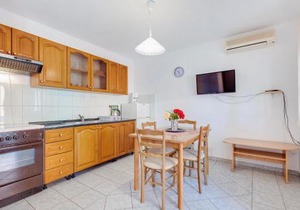 1 Bedroom Gorgeous Apartment In Marsici