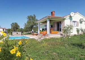2 bedroom accommodation in Koromacno