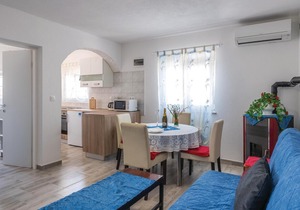 2 bedroom accommodation in Peruski